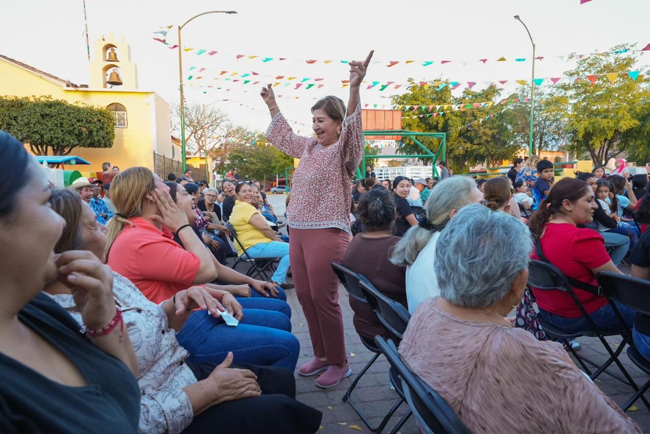 Graciela dice que siempre Sí!!!!!
Diputada Tere Guerra peina el territorio sinaloense.
El PRI oficializa la Red de Defensores de Sinaloa.
PAN dice que tiene 5 mil inscritos para buscar hueso.
Anda airado el Duende Verde Madrid Pérez. ¡Boitelas!.

