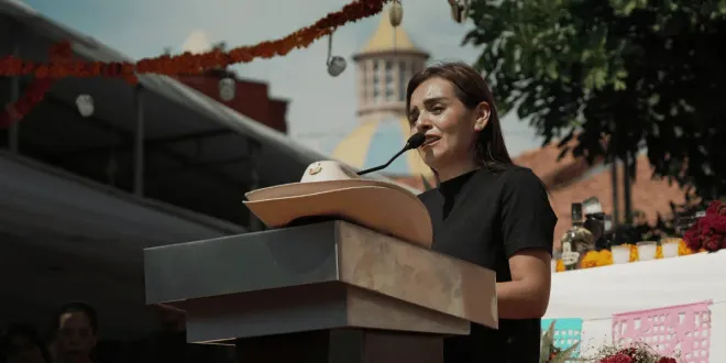 Palo dado adiós loquita.
Senadores morenistas cobardes agreden a Grecia Quiróz.
El Priista dirigente de los morenistas en el Senado festina…
Dice Trump que desatará el infierno: pa’ su mecha!!!. ¿Más mezcla maistro?.