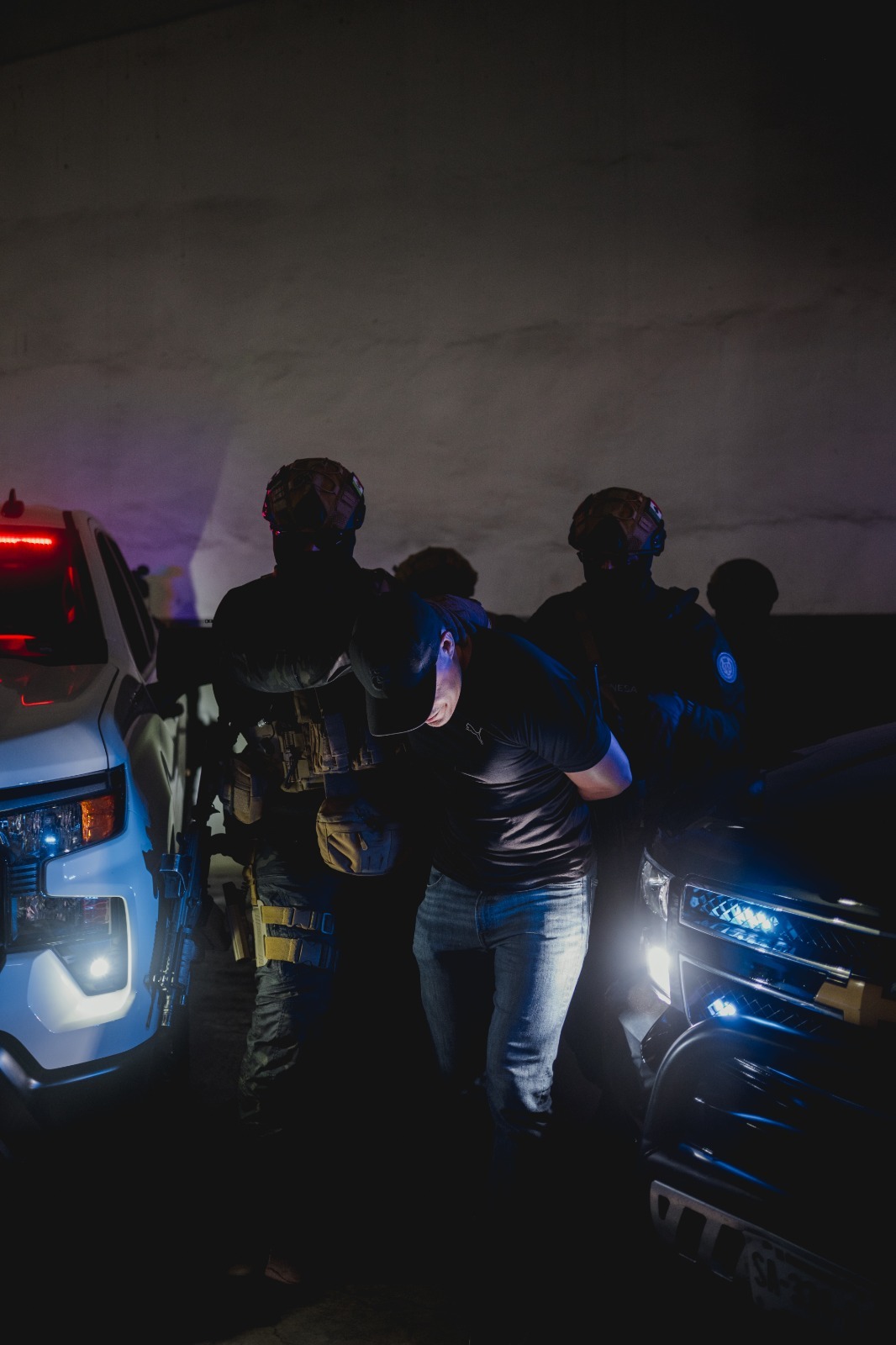 Durante el periodo comprendido del 1 al 28 de febrero de 2026, la Fiscalía General del Estado de Sinaloa, a través de la Unidad Especializada en Aprehensiones (UNESA), cumplimentó en la entidad un total de 110 órdenes de aprehensión.