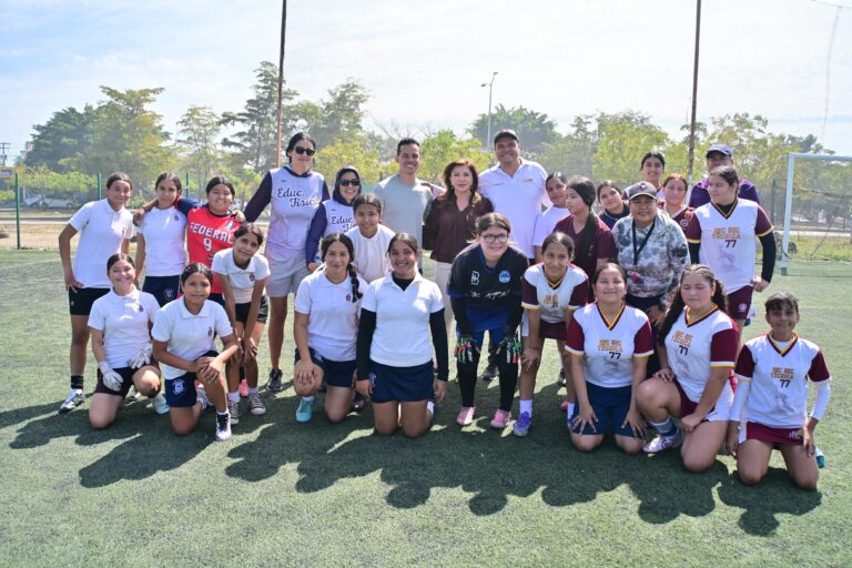 El "Mundialito", ahora en nivel secundaria, reúne a estudiantes para fomentar la disciplina, el trabajo en equipo y los valores a través del deporte como parte de la iniciativa "Mundial Social 2026" impulsada por la Presidenta de México, Claudia Sheinbaum Pardo, rumbo a la Copa Mundial de Futbol de la FIFA