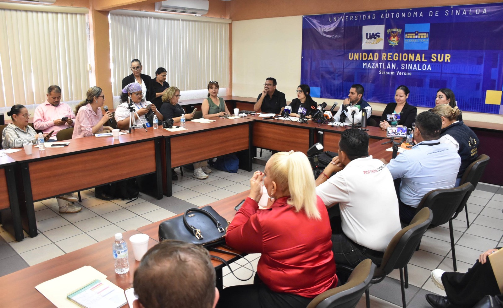 Con el propósito de fomentar el hábito de la lectura y fortalecer el acercamiento de la comunidad con la literatura, la Universidad Autónoma de Sinaloa (UAS) realizará la Feria del Libro UAS 2026, un evento cultural gratuito y abierto a estudiantes, docentes, familias, turistas y a la población en general.