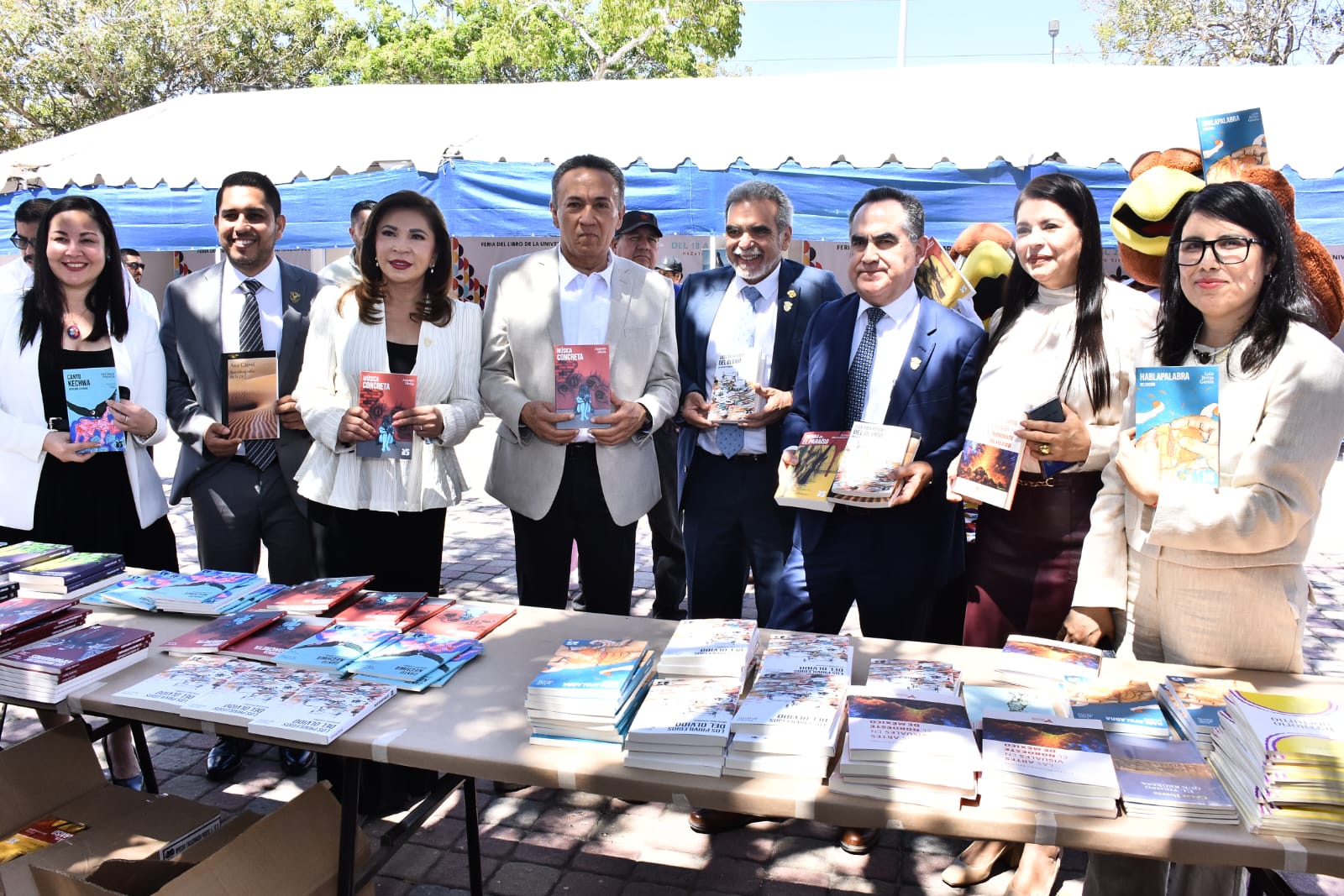 Realizan emotivo homenaje al Dr. Rafael Valdez Aguilar; estrecha lazos académicos y culturales con la Universidad Veracruzana

