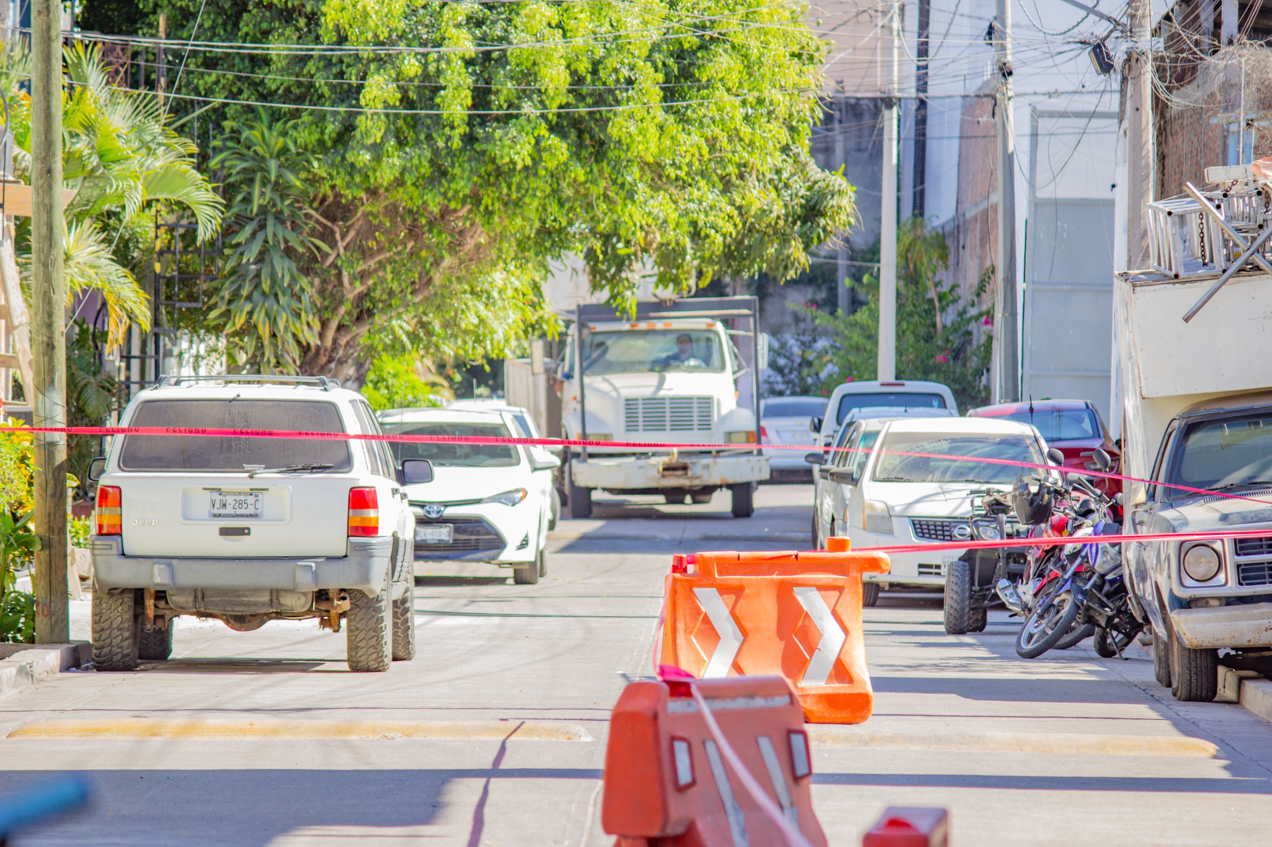 Poco más de 87 metros cuadrados de una barda descuidada serán derribados en los próximos días