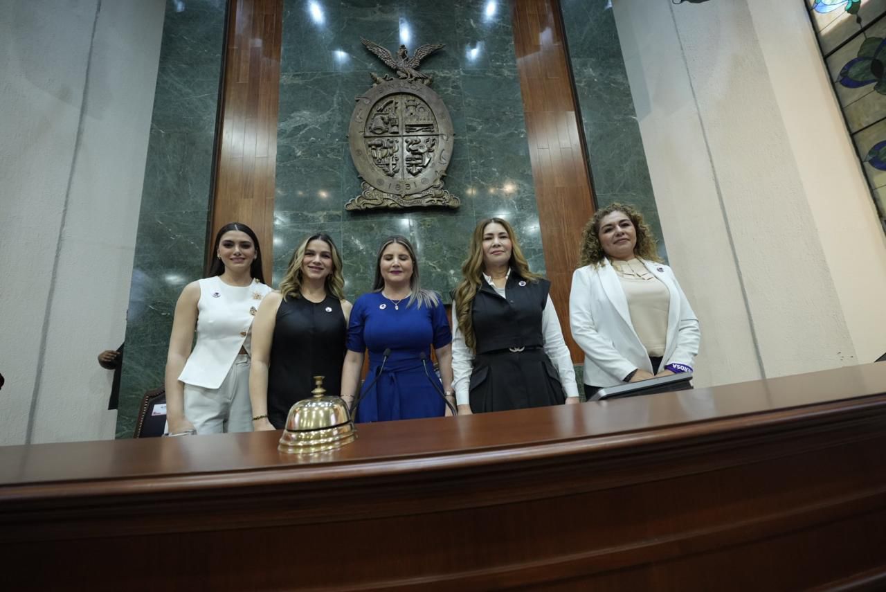 Por primera vez en la historia de Sinaloa, este jueves se instaló en el Congreso del Estado el Primer Parlamento de Mujeres, con integrantes procedentes de 15 de los 20 municipios, quienes además presentaron iniciativas con temáticas que podrán cada ser retomadas por la 65 Legislatura.