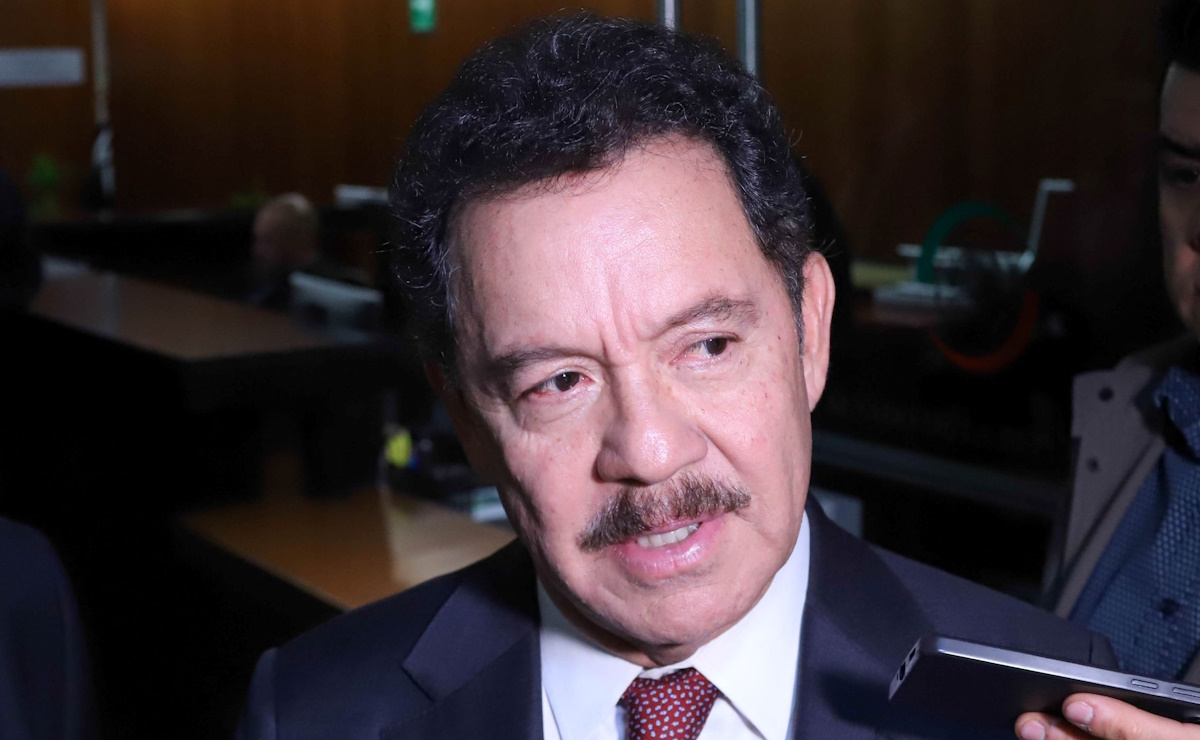 Palo dado adiós loquita.
Senadores morenistas cobardes agreden a Grecia Quiróz.
El Priista dirigente de los morenistas en el Senado festina…
Dice Trump que desatará el infierno: pa’ su mecha!!!. ¿Más mezcla maistro?.