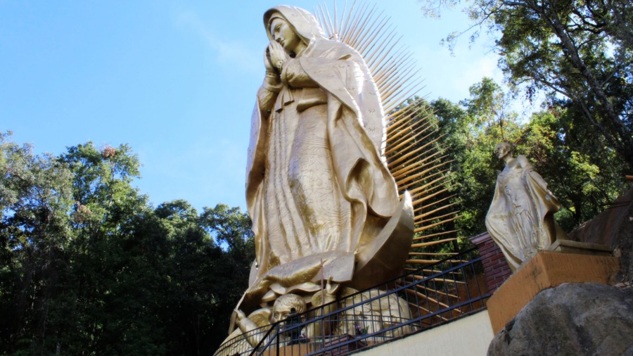 A 92 kilómetros de la Ciudad de México, encontramos la monumental Virgen de Guadalupe, una escultura de bronce única, con 33 metros de altura