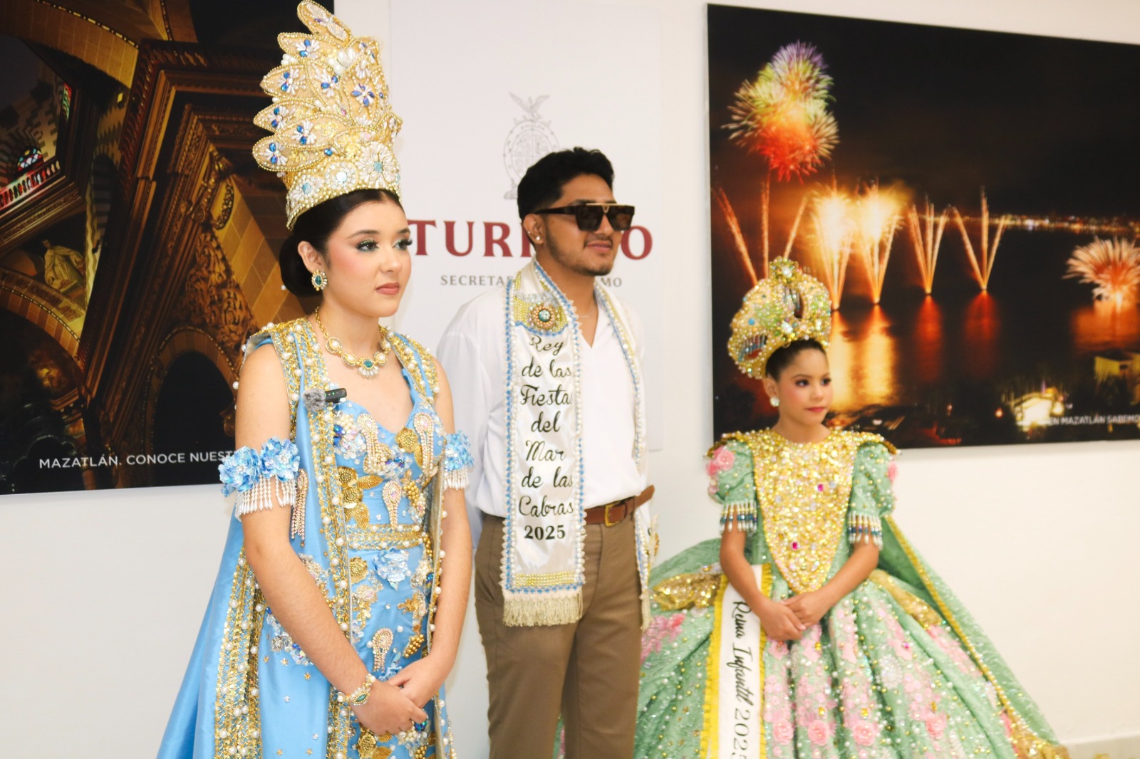 En rueda de prensa, el Gobierno Municipal de Escuinapa presentó de manera oficial el elenco artístico que formará parte de las tradicionales Fiestas del Mar de Las Cabras 2026 “Diosas del Mar”, mismas que se llevarán a cabo del 21 al 25 de mayo, con una variada cartelera de espectáculos, eventos culturales y actividades para toda la familia.