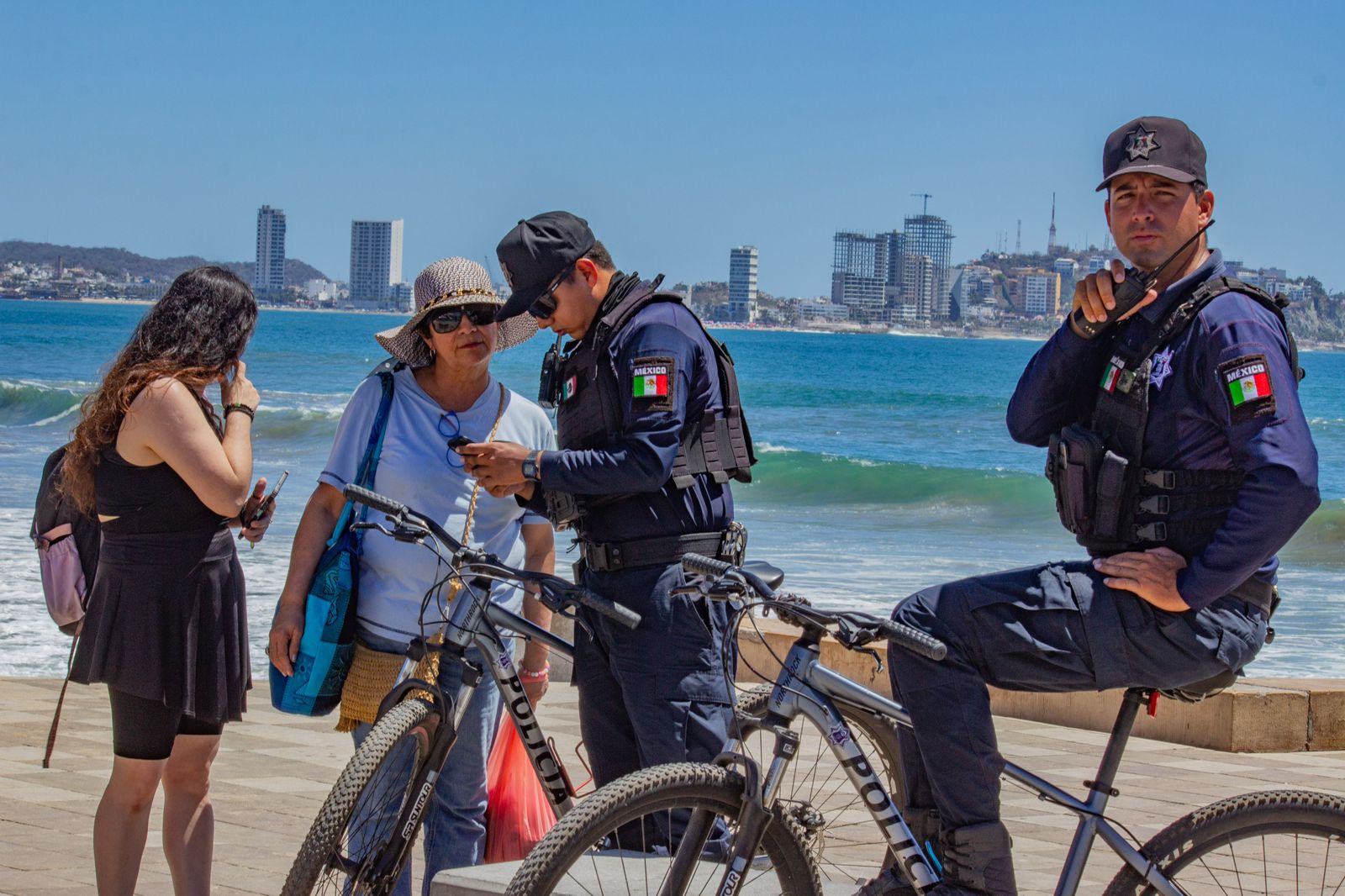 Agentes preventivos y de la Unidad de Vialidad realizan recorridos de prevención y resguardo en diversos sectores de la ciudad y sedes de eventos

