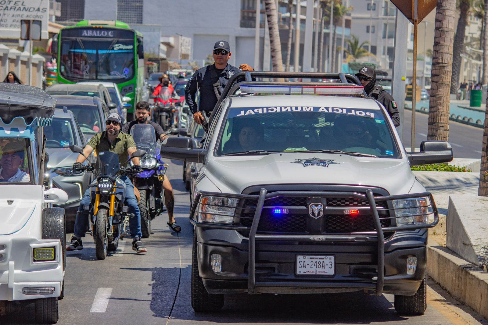 Agentes preventivos y de la Unidad de Vialidad realizan recorridos de prevención y resguardo en diversos sectores de la ciudad y sedes de eventos


