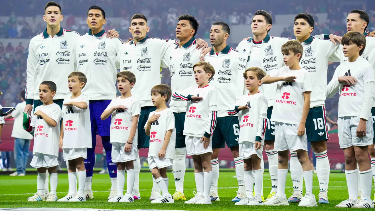 La selección de México ya está casi definida para el Mundial y salvo algunos mínimos cambios que realice el Vasco Aguirre, se filtra la lista de los  26 mundialistas
Se comenta que espera evolución de seis lesionados para difundirla oficialmente.
