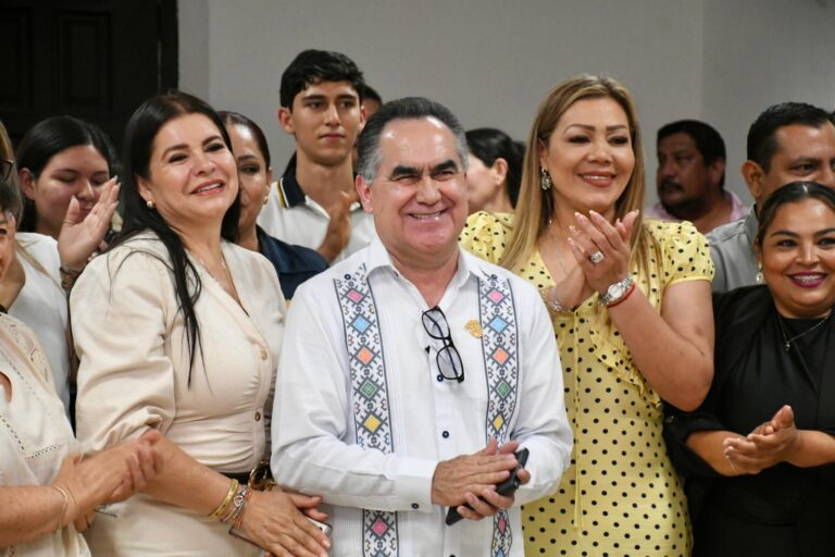 El Rector Jesús Madueña y Claudia Liliana Valdez, alcaldesa de El Rosario, firman convenio de cooperación académica y social en beneficio de la comunidad