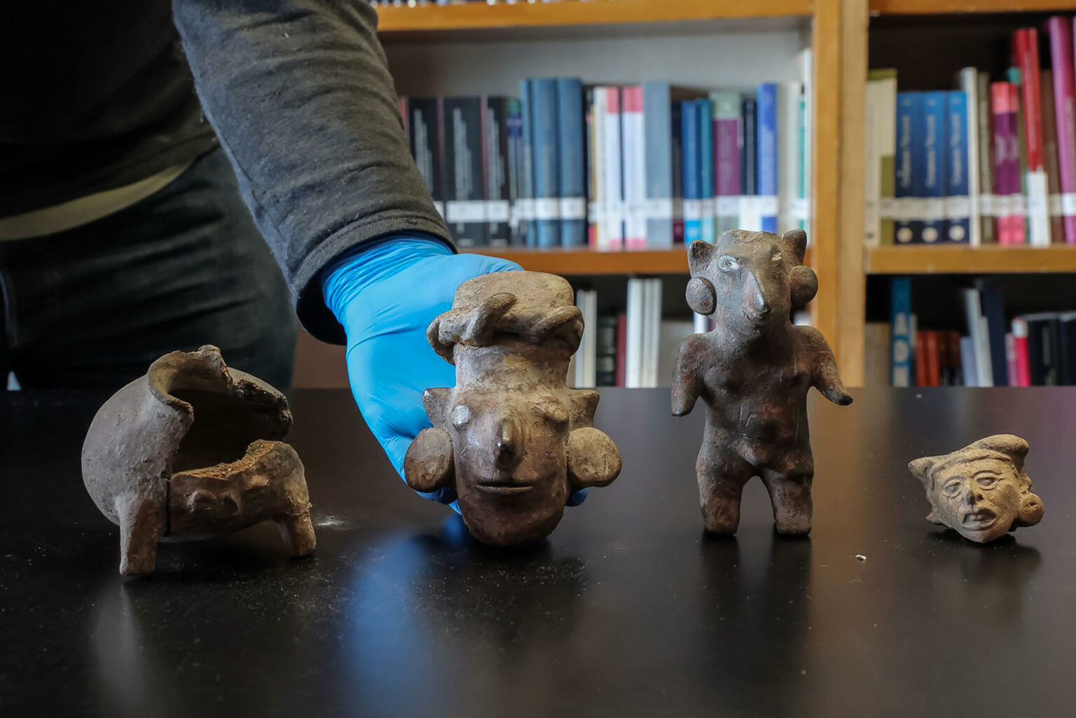 México repatrió 160 bienes patrimoniales, entre ellas 157 piezas arqueológicas y tres históricas, que fueron recuperadas en EE.UU., Canadá, Francia y Argentina