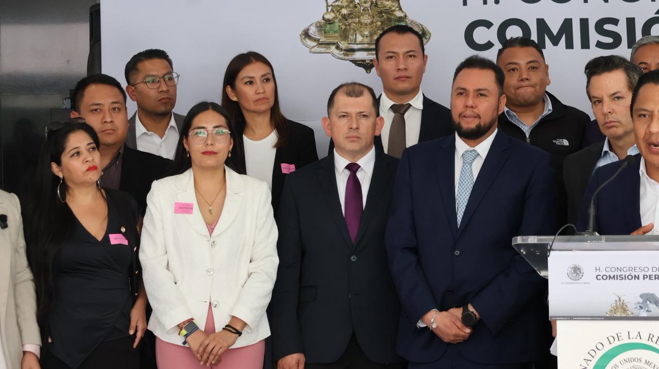 Evidencian la desesperación.
Retales: Verde, Partidos Locales, Cuen Ojeda, y Enrique Inzunza.
