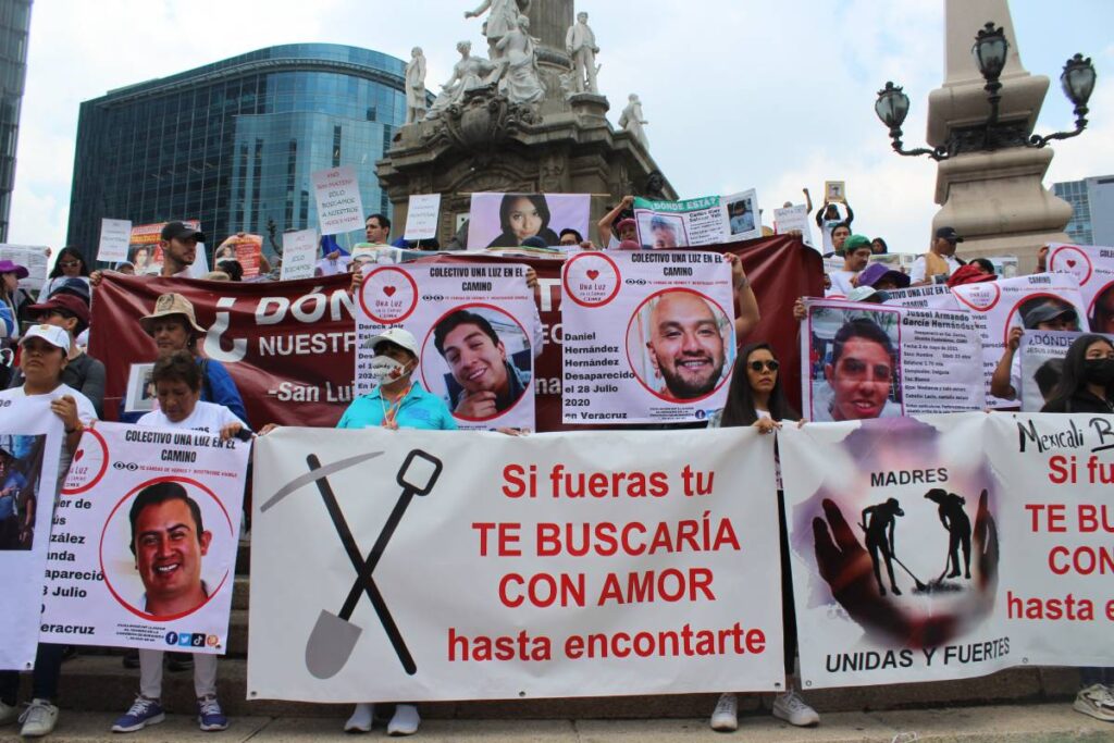 -	Decenas de miles de madres no tendrán que festejar mientras que políticas hipócritas celebraran con selfies en sus redes.
-	Encuentran más cadáveres en Jalisco y Sinaloa.

