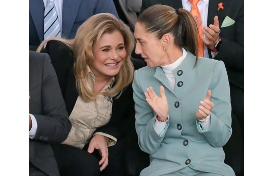 El Doble Rasero del Régimen. Dirigente de Morena trae la lengua sangrando.
Al opositor se le persigue y al compañero se le protege.
Gobernadora sin visa compra jet para evitar la fatiga.
