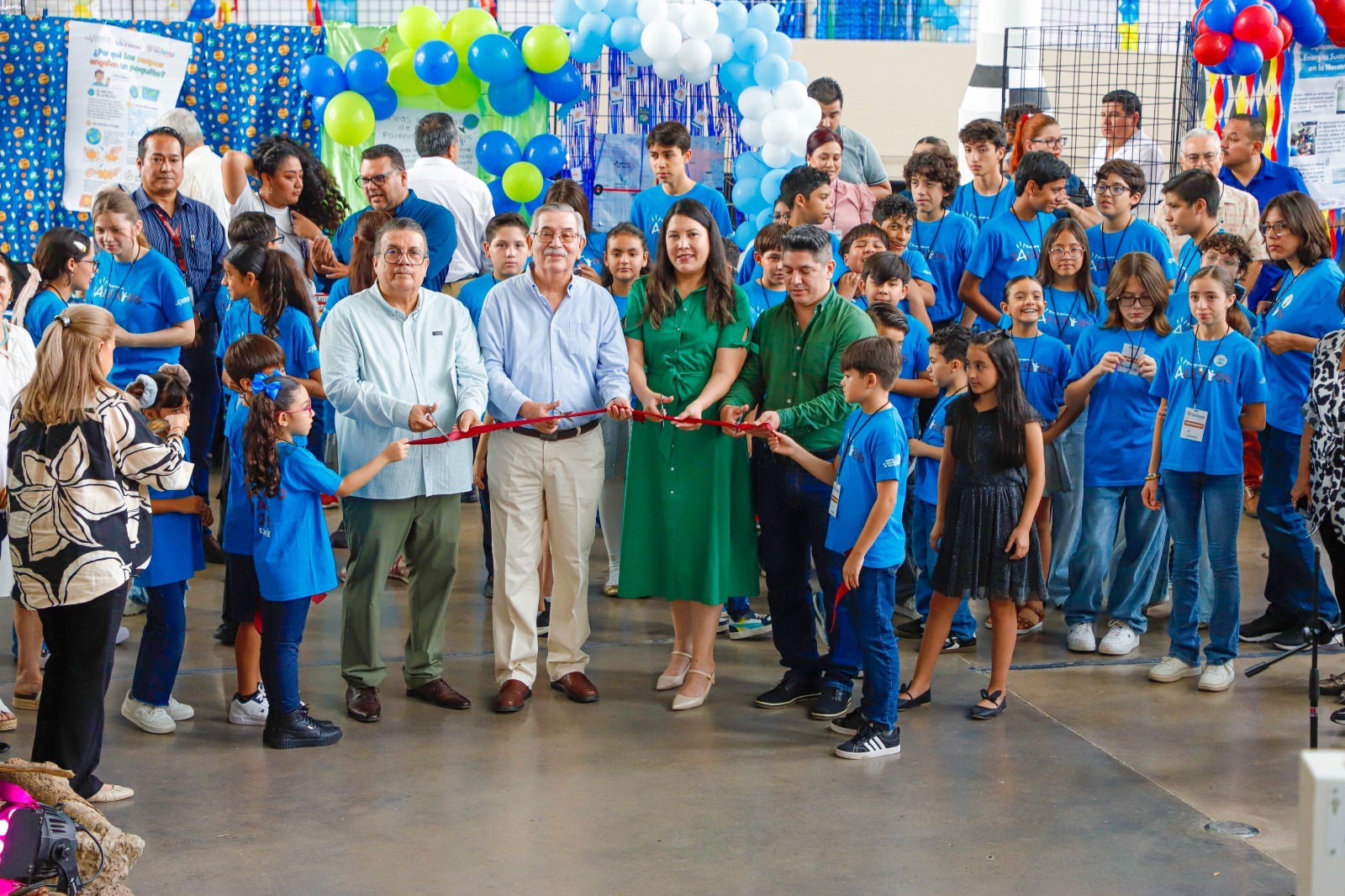 Niñas, niños y jóvenes presentan en el museo del Centro de Ciencias de Sinaloa 28 proyectos que fortalecen la cultura científica, la divulgación del conocimiento y el pensamiento crítico