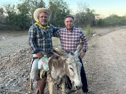 Se calientan las planchas e Inzunza Cazares se baja del caballo.
Aspirantes sinaloenses se registrarán hasta el día 27 en el WTC de la CDMX
Todo listo para la simulación.
El PAN en Sinaloa intensifica denuncias y el PRI se desmodorra.
Gobernadora Yeraldine no solicitará licencia por maternidad.