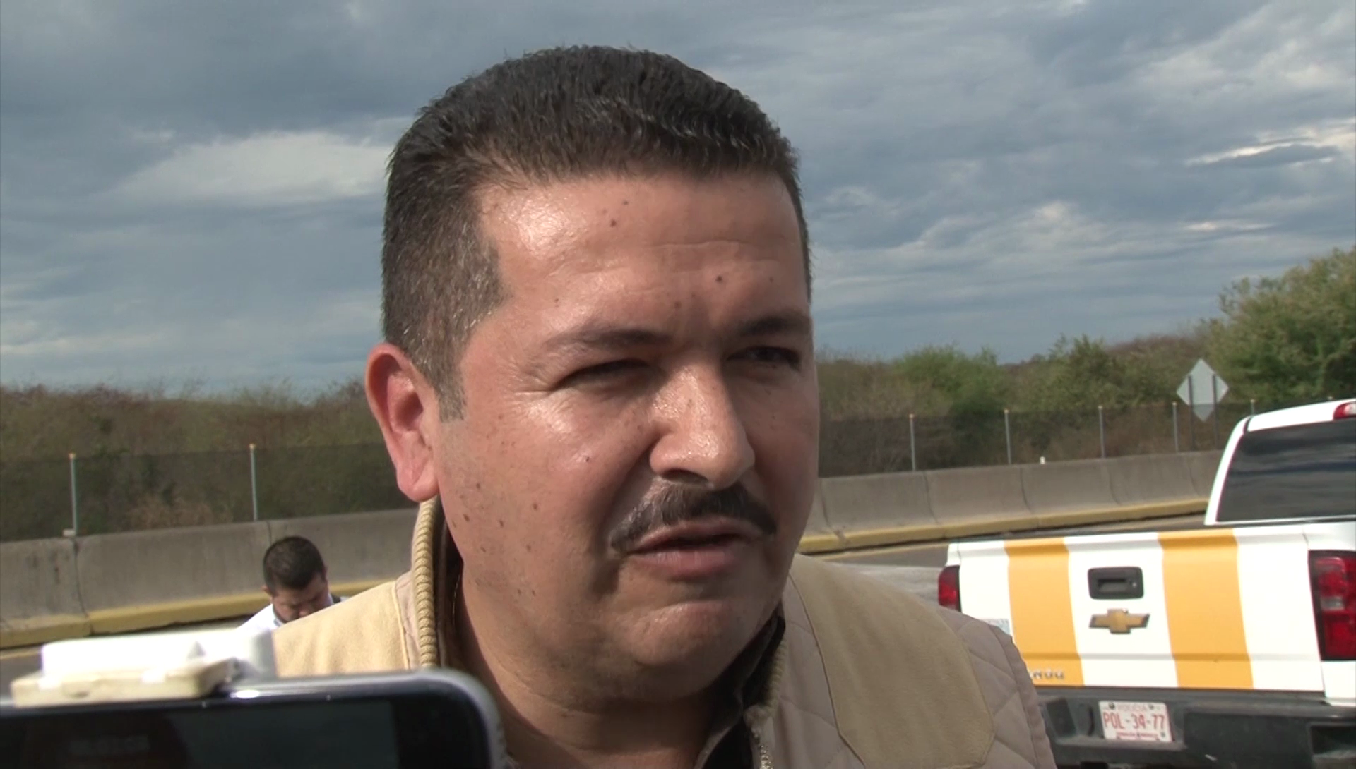 Oscar Tirado asumirá dirigencia municipal del PAS.
Encuesta de RUBRUM alborota la granja grilleril porteña.
Gerente estatal del PRI descubre el hilo negro morenista.

