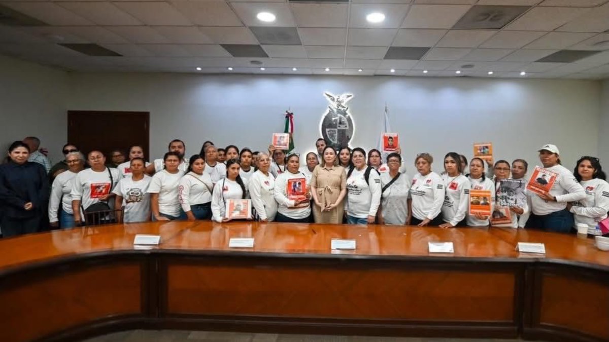 Cometen una infamia al denostar a Madres Buscadoras.
Encuentran restos humanos en fosas de Concordia. Arrojan ponchallantas al vehículo donde se movilizaban madres buscadoras.
Buscan dar certeza en preventas inmobiliarias.
