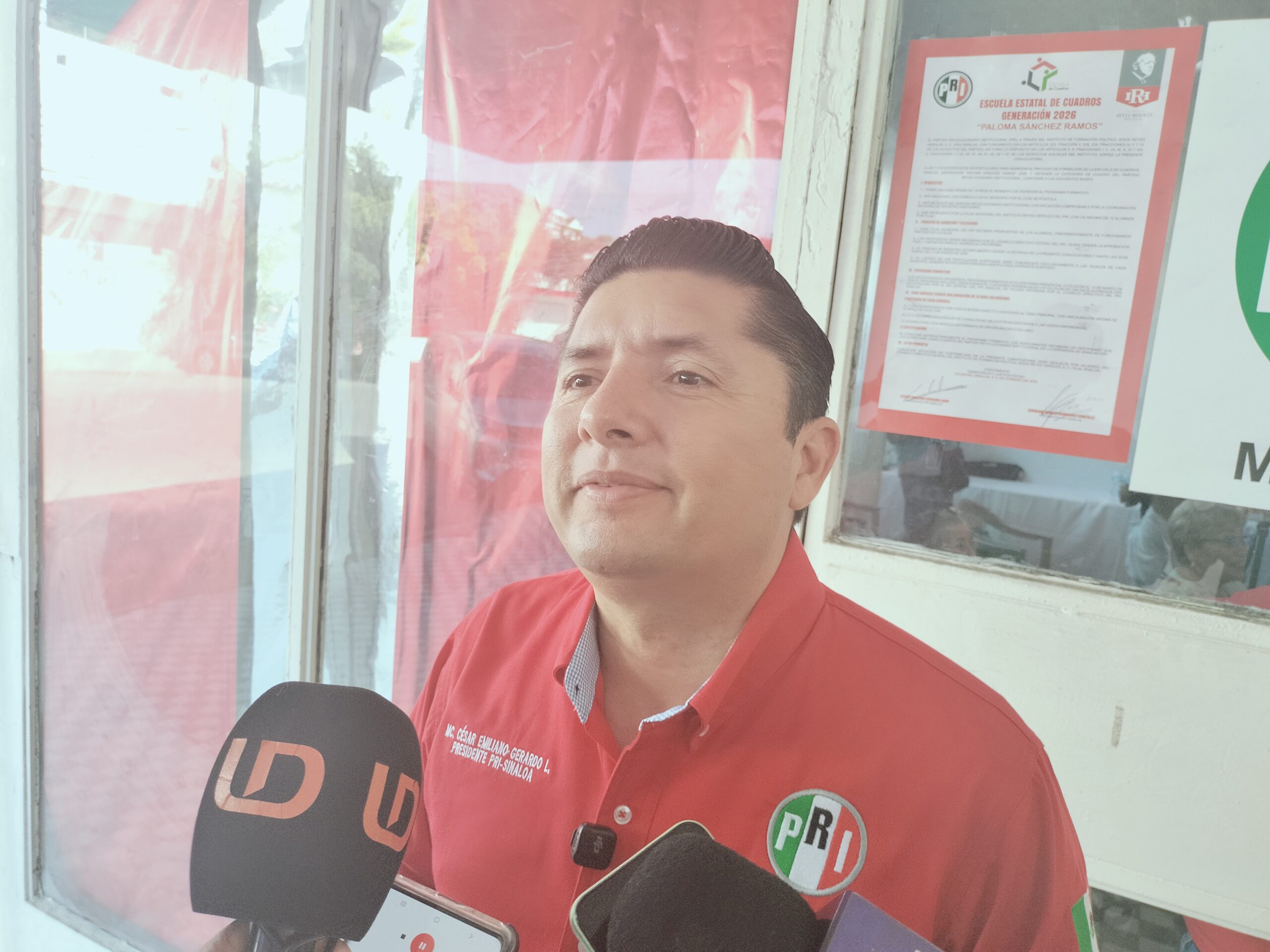 Se calientan las planchas e Inzunza Cazares se baja del caballo.
Aspirantes sinaloenses se registrarán hasta el día 27 en el WTC de la CDMX
Todo listo para la simulación.
El PAN en Sinaloa intensifica denuncias y el PRI se desmodorra.
Gobernadora Yeraldine no solicitará licencia por maternidad.