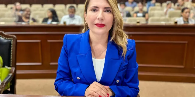 No se ría pero por el PAN ya brincó un personaje y no es Estrada Burreiro.
Lo interesante será quienes aspiren a la coordinación municipal. Carlos Escobar y Fanny Bonilla ya se mueven, ya hablan…se preparan.
No hay dinero y gaste, gaste y gaste… ¿Quién les cree?.
Entre el Pato que es ganso y el soborno a la CNTE.