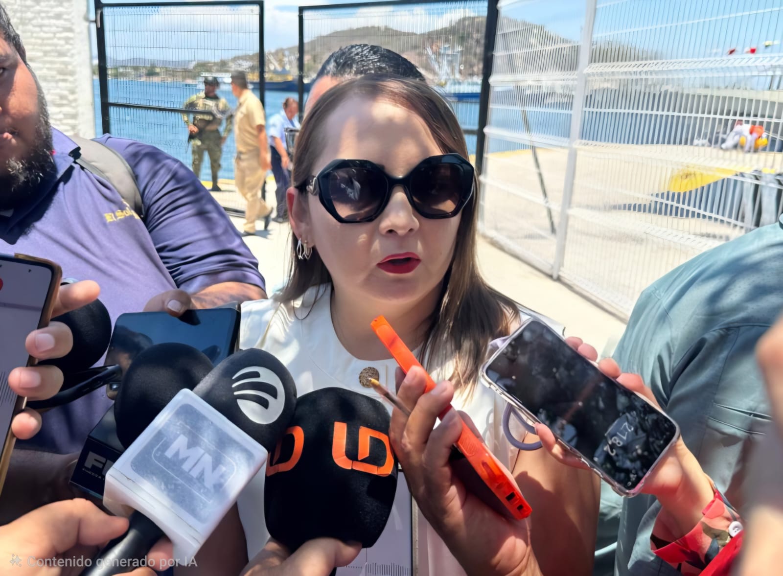 Los nuevos rostros… en una política llena de decadentes.
Carlos Escobar y Fanny Bonilla trabajan sin aspavientos en Mazatlán.
Yuniba Brun es garantía de seriedad y rectitud en las acciones de la UAS. No la pierda de vista.
La fiscal que prefiere vivir en la opacidad y tras los lentes oscuros.
