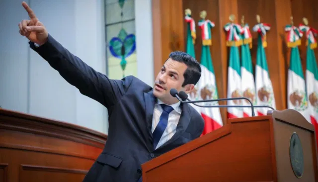 Impulsará que las siete iniciativas que ha presentado reciban el dictamen para convertirse en leyes en beneficio de la sociedad sinaloense.