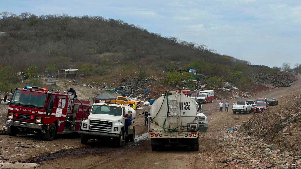 Otra vez la “bomba de tiempo” vuelve a ser noticia en Mazatlán.
Una larga cadena de omisiones y ocultamiento de la información.
Multimillonario apoyo del Gobierno del Estado a la UAS.