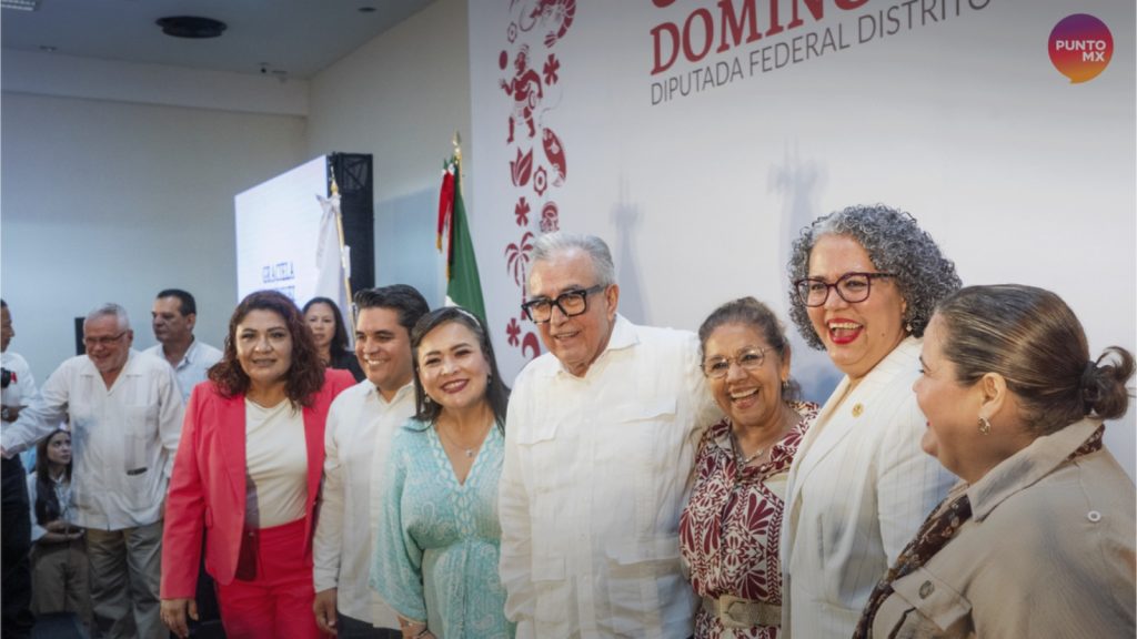 Morena no se debe volver a equivocar en Sinaloa: Gerardo Vargas Landeros.
Graciela Domínguez respalda a Rubén Rocha Moya y se va contra el PAN.
Roxana Rubio siguiendo el ejemplo de los moreniaspirantes.
Advierte regidora Maribel Chollet que no la podrán callar.
Alcaldesa de Culiacán no deja de hacer su trabajo territorial.