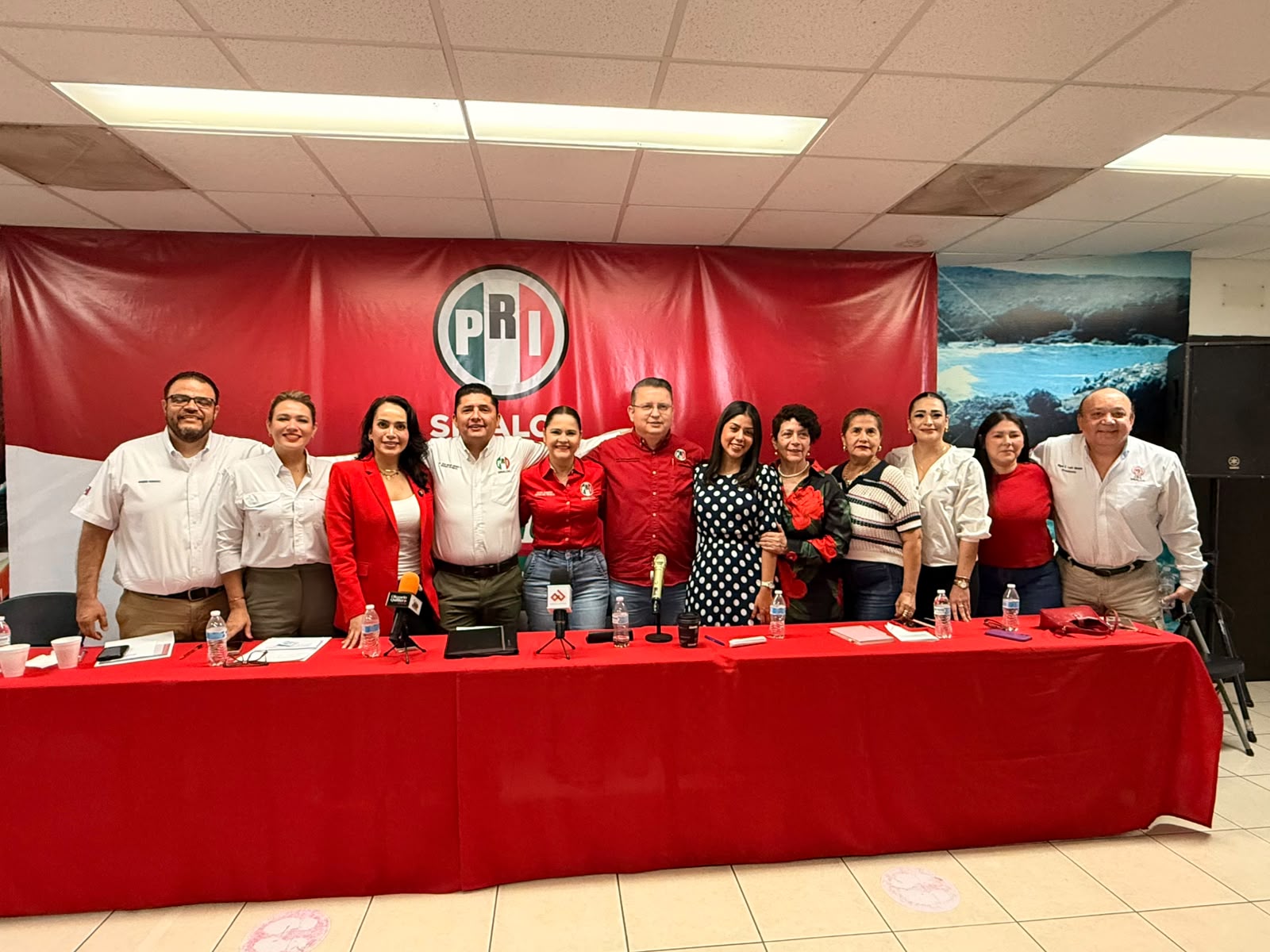 No hayan como protegerse el lomo… Enredos que no son enredos.
Régimen arma ContraNota para desviar caso de Marina del Pilar.
Se baten en su propio estercolero… y Huachicol.
Bien dice Cesar Emiliano pierden más tiempo en responder críticas que en resolver problemas.