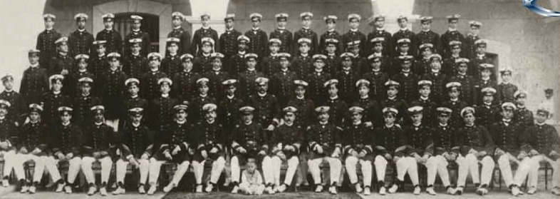 Desde la creación de la Secretaría de Estado y del Despacho de Guerra y Marina en 1821, existió la necesidad de establecer un centro educativo naval para la formación de oficiales de mar, los cuales integrarían una Armada que pudiera proteger la soberanía nacional ante la posible reconquista del Imperio Español.