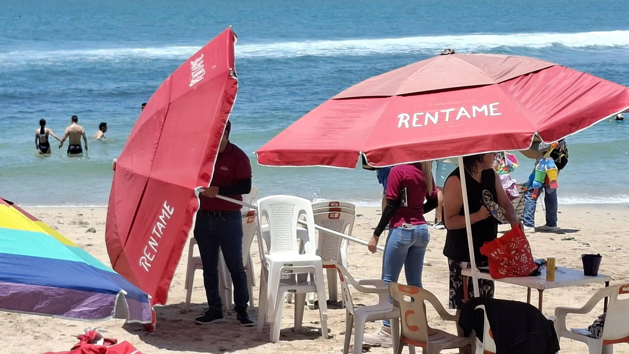 Respaldan recuperación de espacios
Liberan la Playa Pinitos.
Ahora liberen las playas de la Isla de la Piedra.