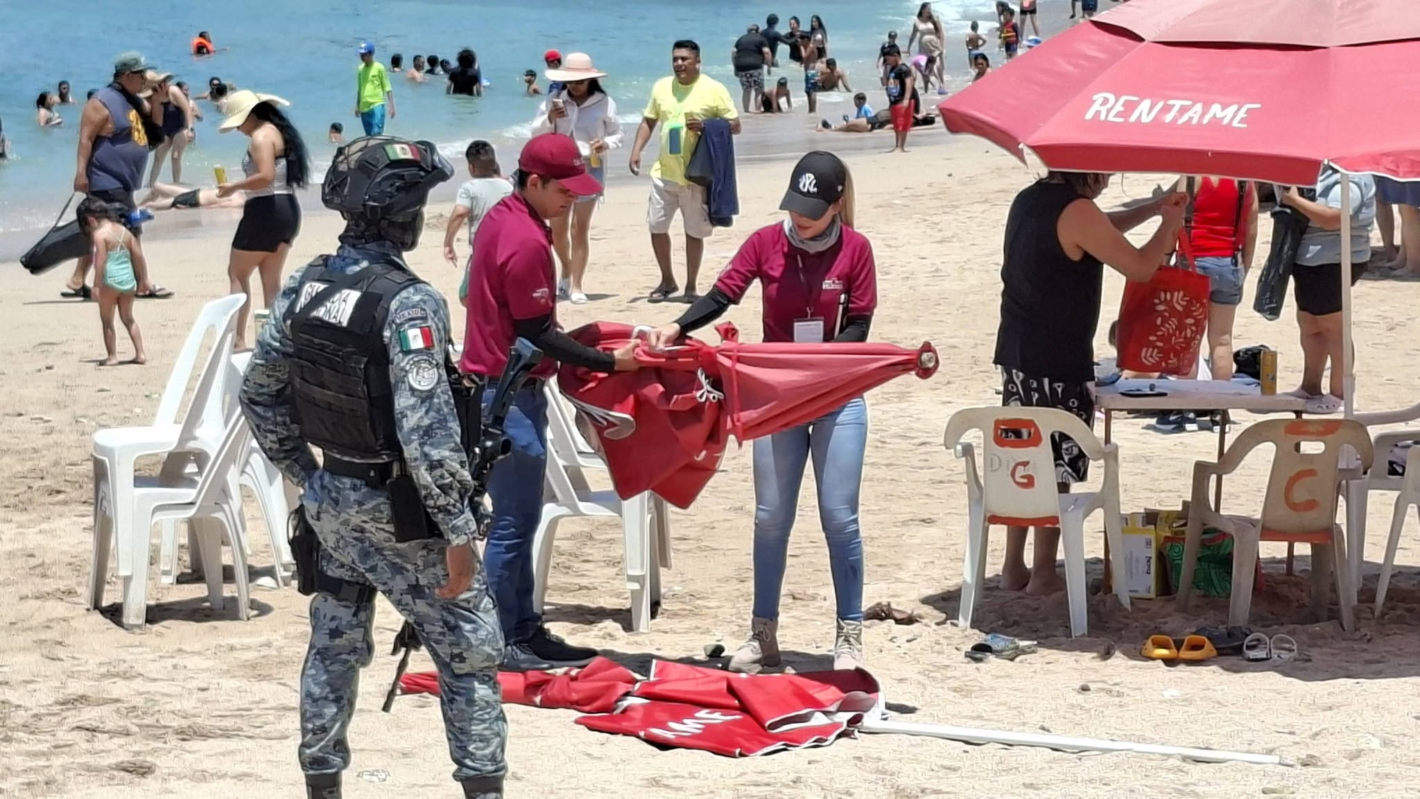 Respaldan recuperación de espacios
Liberan la Playa Pinitos.
Ahora liberen las playas de la Isla de la Piedra.