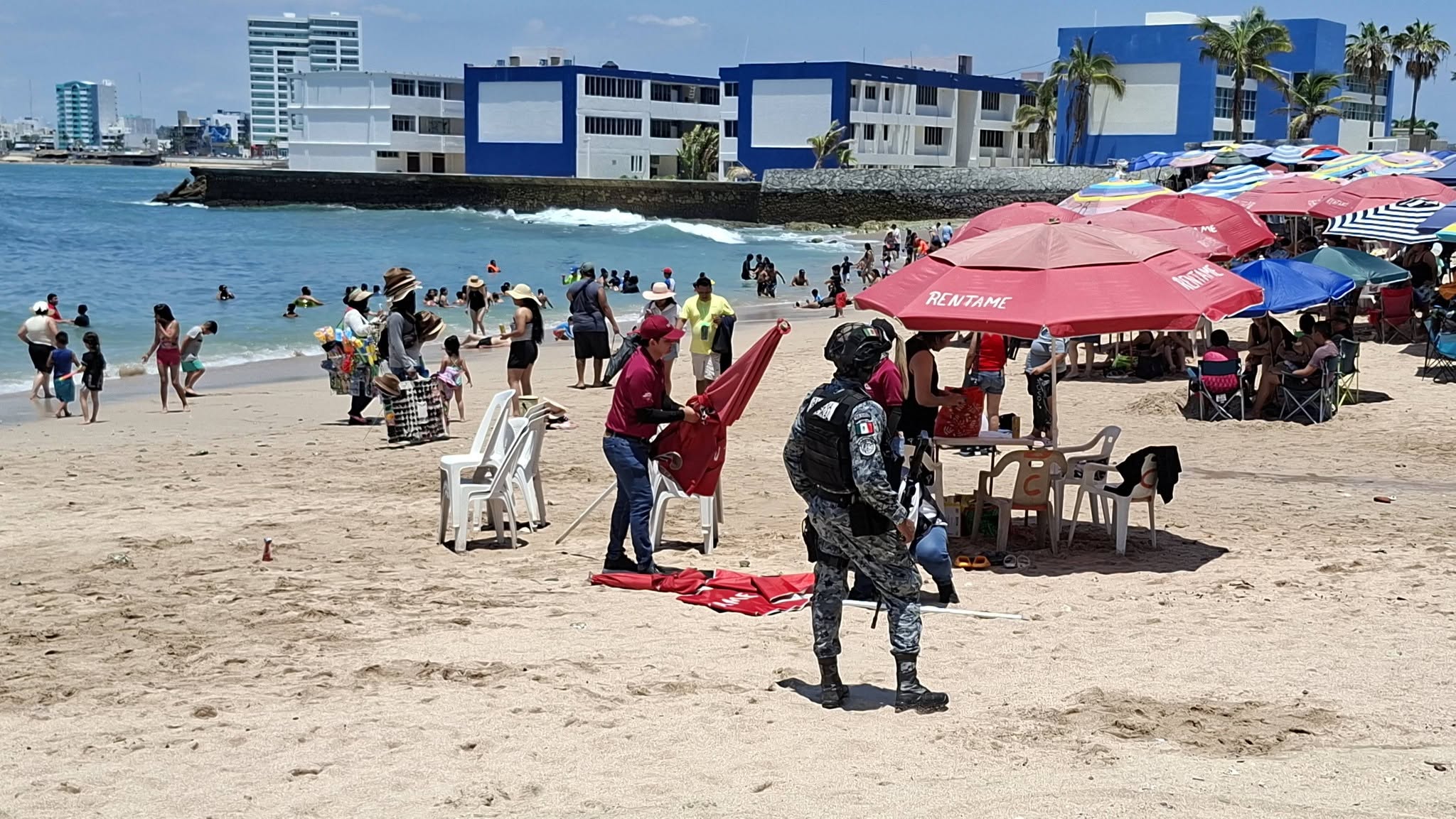Respaldan recuperación de espacios
Liberan la Playa Pinitos.
Ahora liberen las playas de la Isla de la Piedra.