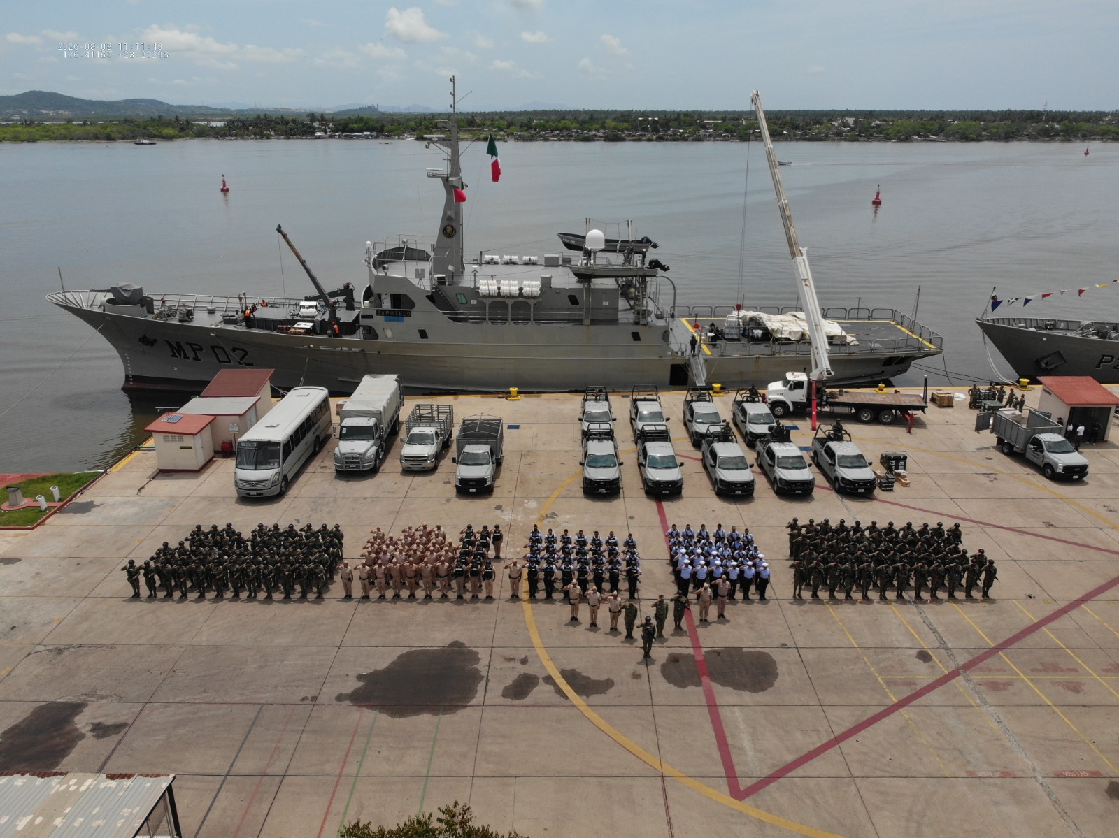 En Culiacán exigen paz y que no los maten.
Aceleran motores aspirantes a sacrificarse como defensores cuatroteístas en Sinaloa.
Suspenden derechos a diputadas burlescas… una no puede dormir!.
La basura el mejor juez de la ineficiencia social y gubernamental.