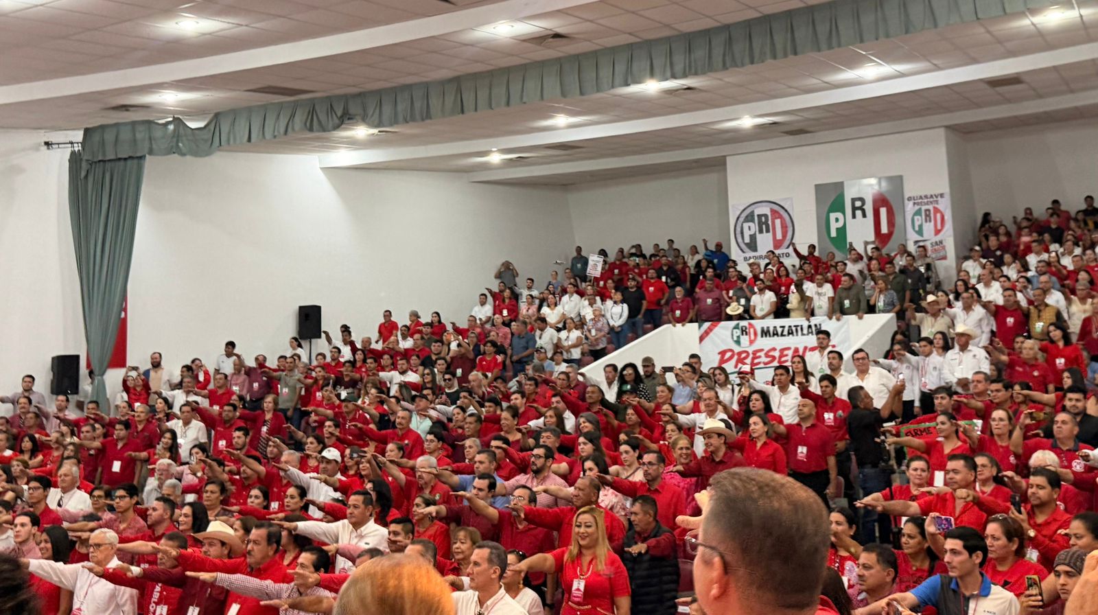 A quien le conviene que la situación no se componga en Sinaloa?.
Ahora resulta que protegen políticos y a ciudadanos no, como queda demostrado en hechos.
Gobernadora Graciela Domínguez inicia intensa gira por el estado.
Aceleran paso en Sinaloa los naranjas y tricolores.
Centro de Mazatlán en pleno abandono.
