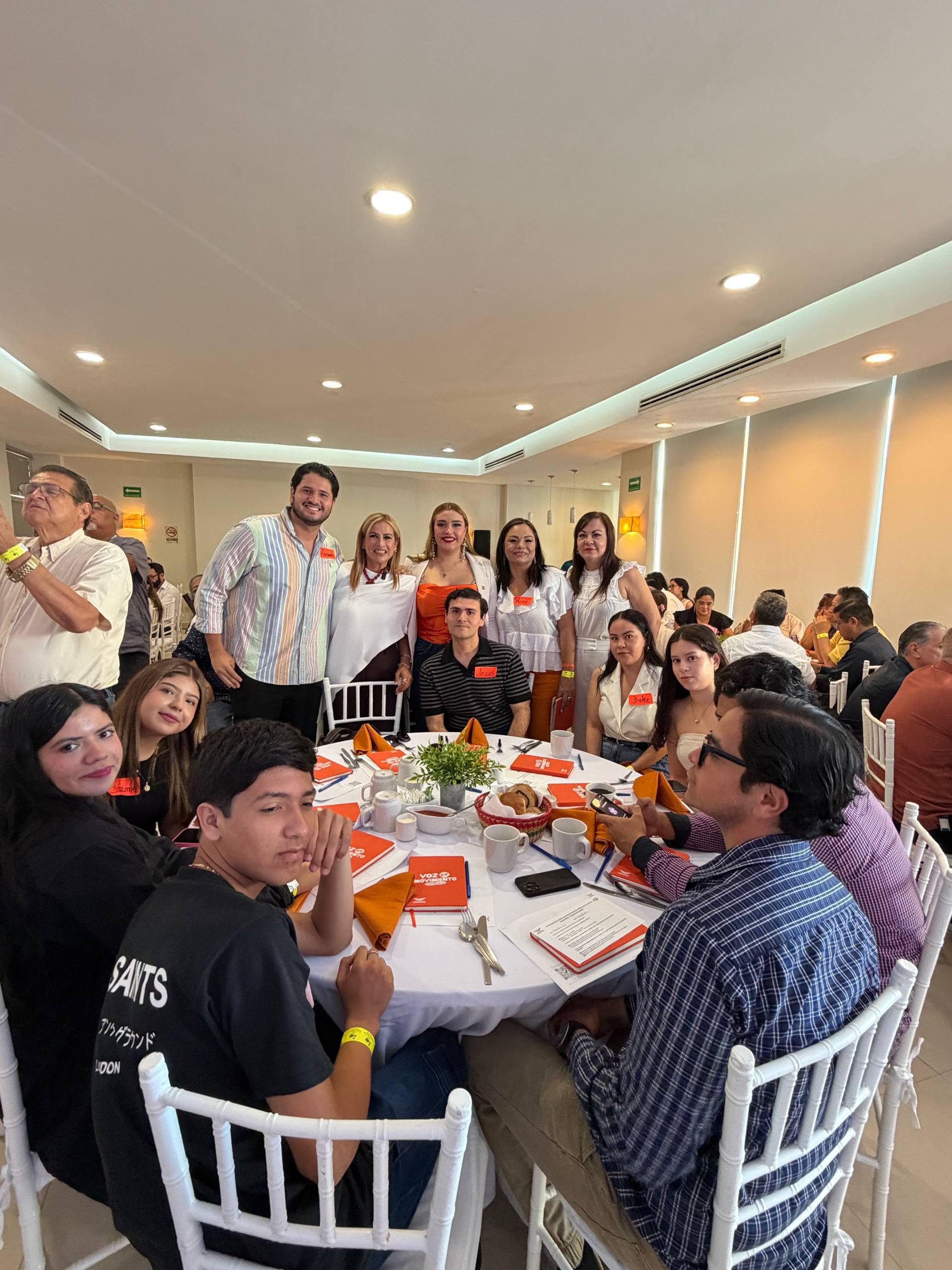 A quien le conviene que la situación no se componga en Sinaloa?.
Ahora resulta que protegen políticos y a ciudadanos no, como queda demostrado en hechos.
Gobernadora Graciela Domínguez inicia intensa gira por el estado.
Aceleran paso en Sinaloa los naranjas y tricolores.
Centro de Mazatlán en pleno abandono.
