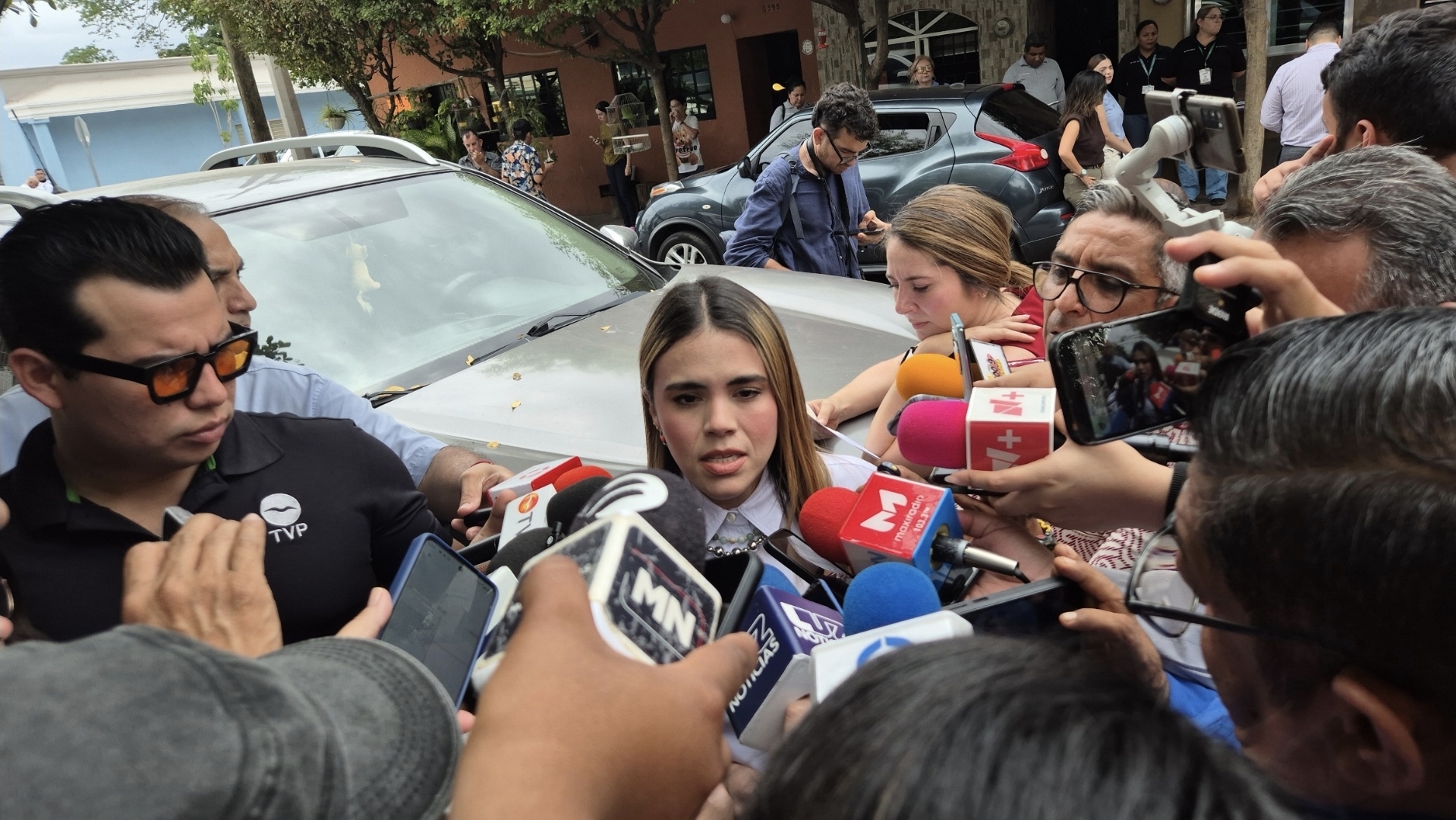Resucita a MALOVA, aspirante Rodolfo Valenzuela Sánchez.
¿Pedradas a Gerardo Vargas?. Ya aceleran recorridos.
PAS no llegará tarde al 2027: Robespierre Lizárraga, el 15 habrá sorprais….
No quieren soltar a Imelda.
No quieren ser policías en Culiacán, puede hacer crisis.