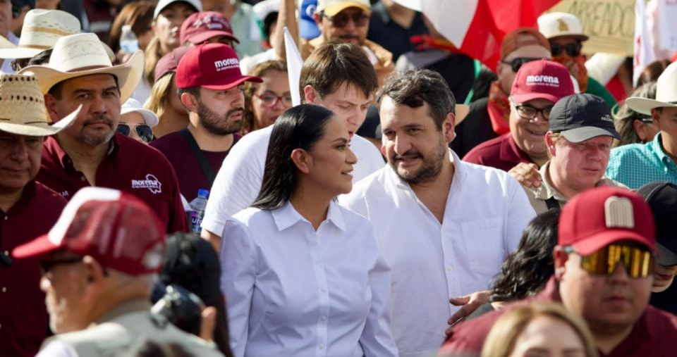 Metiendo el acelerador a fondo.
Populosa colonia Juárez de Mazatlán se convirtió en el ombligo del Morenismo.
Días de intensa actividad política en Sinaloa. Tanto PAS como el PRI trotan al partidero.
