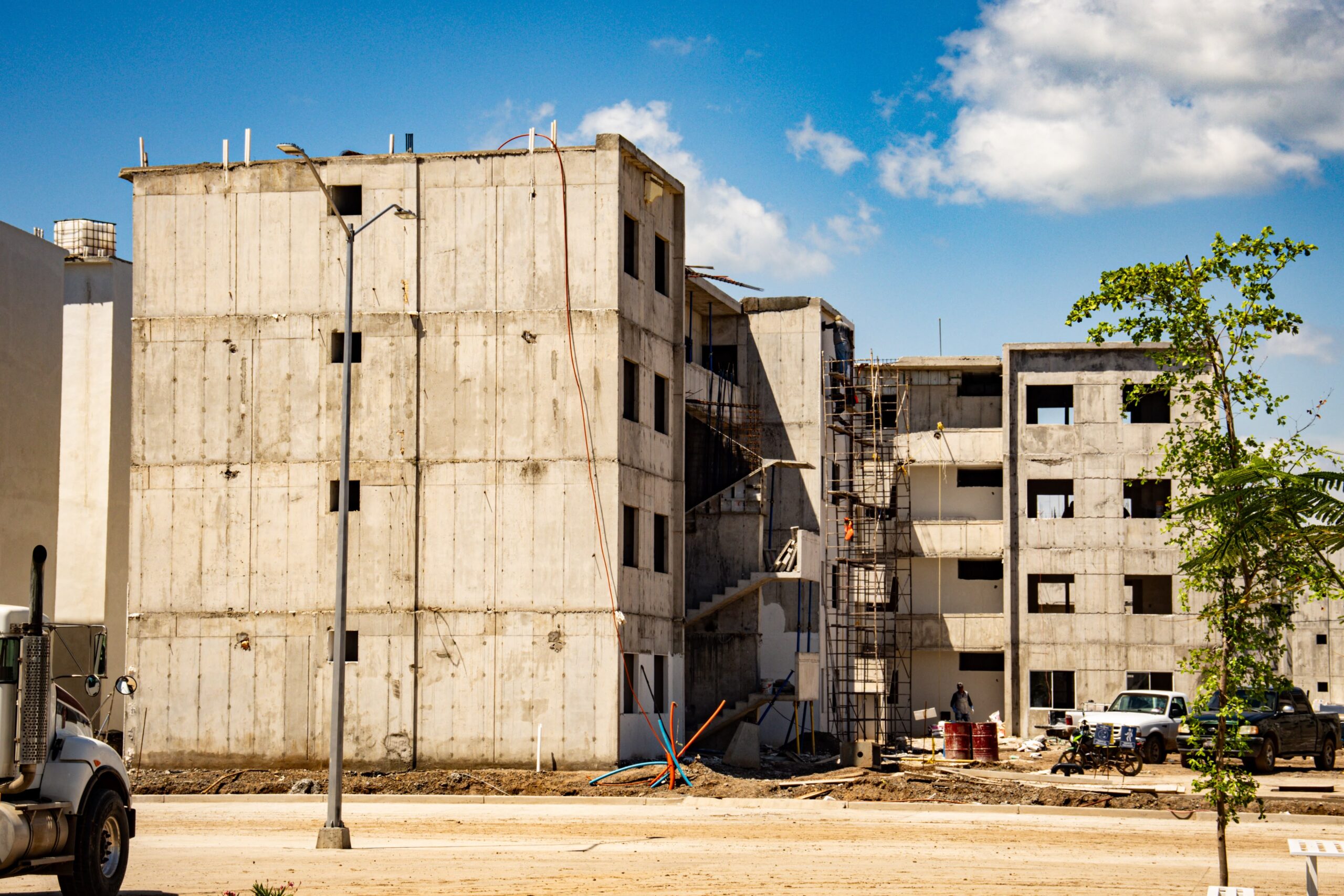 El desarrollo habitacional de Guasave contempla más de mil 172 viviendas y forma parte de un programa estatal que suma 37 mil acciones de Infonavit, 15 mil de Conavi y 4 mil de Fovissste.
