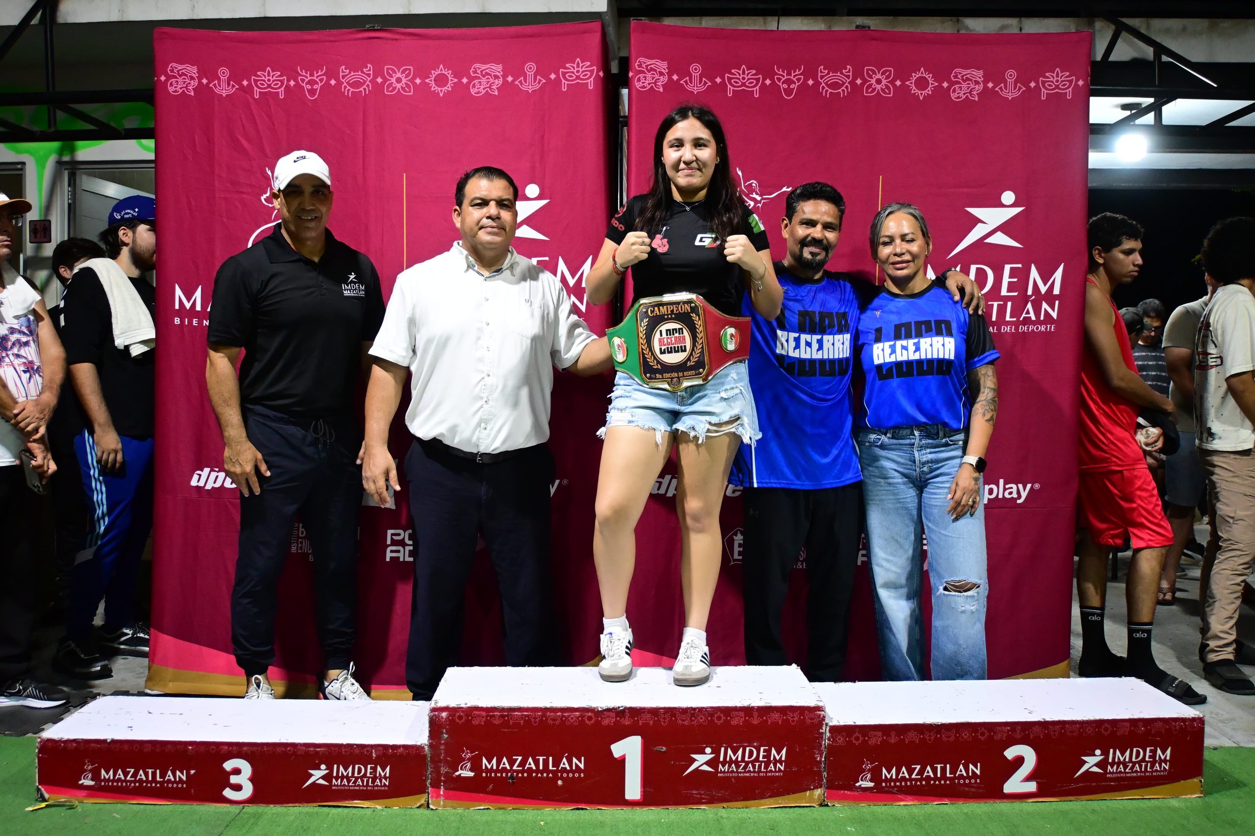 Más de 140 peleadores se dan cita en el gimnasio ubicado en la colonia Manuel J. Clouthier para culminar con éxito el encuentro boxístico que reunió a los mejores pugilistas del sur del estado