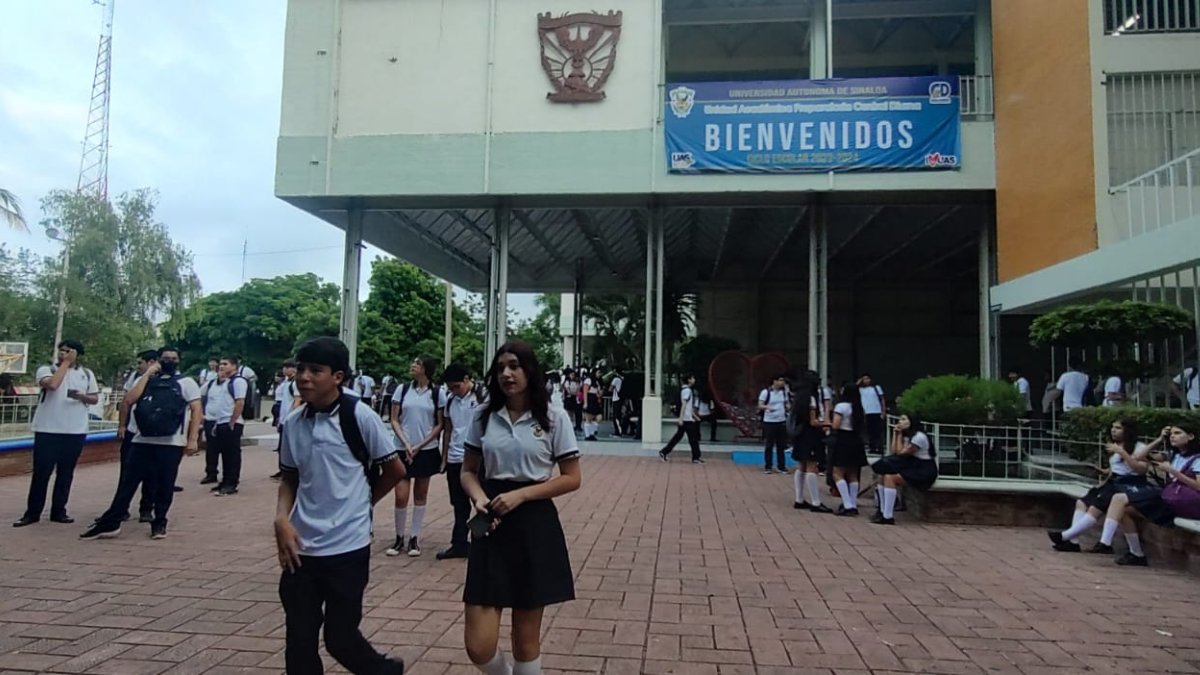 La Universidad Autónoma de Sinaloa (UAS) se encuentra completamente preparada para dar inicio al ciclo escolar 2026-2027 este próximo lunes 24 de agosto a las 7:00 horas, abriendo sus puertas a una matrícula superior a los 180 mil alumnos distribuidos en los niveles medio superior, superior y posgrado en todo el estado.