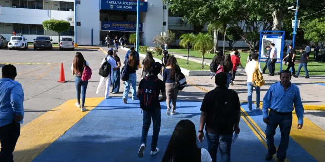 La Universidad Autónoma de Sinaloa (UAS) se encuentra completamente preparada para dar inicio al ciclo escolar 2026-2027 este próximo lunes 24 de agosto a las 7:00 horas, abriendo sus puertas a una matrícula superior a los 180 mil alumnos distribuidos en los niveles medio superior, superior y posgrado en todo el estado.