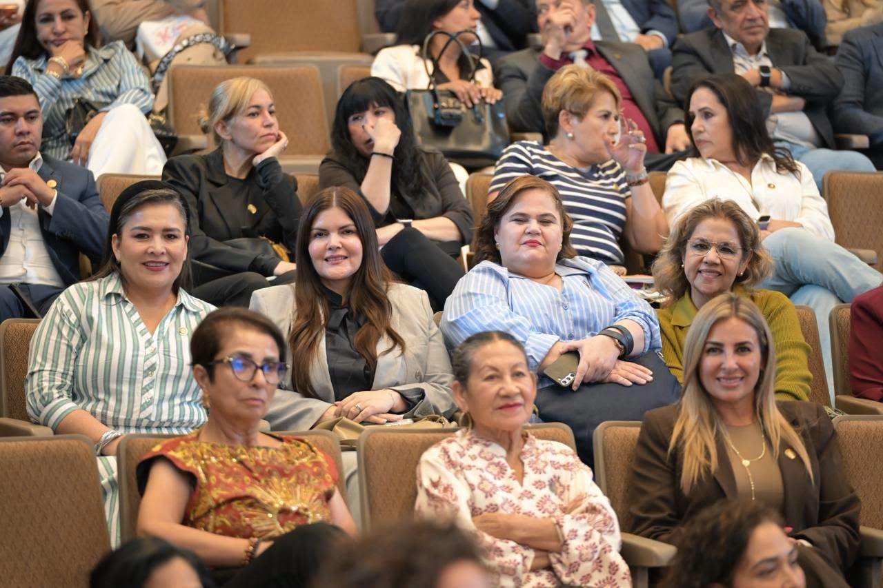 Realizan trabajaos legislativos con miras al inicio del nuevo periodo de sesiones este martes.