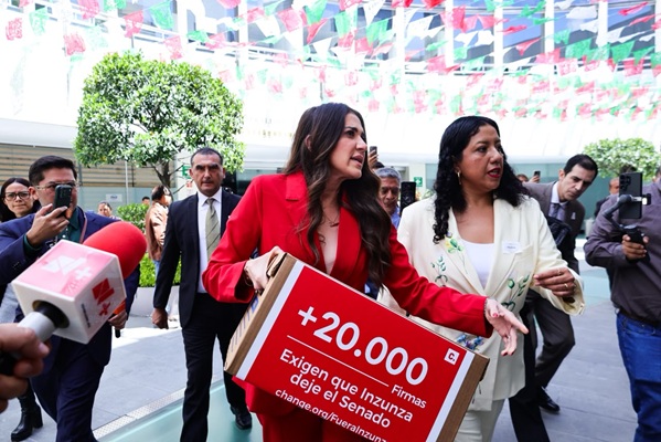 Autoriza Cabildo de Mazatlán reasignación presupuestal con ausencias y oposiciones.
Inician cambios en dependencias de Gobierno del Estado.
Entregan firmas para que se vaya senador Inzunza.
PAS y aspirantes aceleran motores.