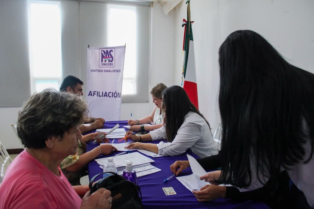 Autoriza Cabildo de Mazatlán reasignación presupuestal con ausencias y oposiciones.
Inician cambios en dependencias de Gobierno del Estado.
Entregan firmas para que se vaya senador Inzunza.
PAS y aspirantes aceleran motores.