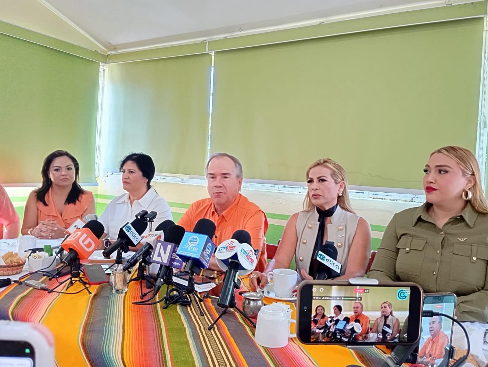 Ahorita la gente tiene otras prioridades que andar pensando en alianzas, señala Pío Esquer.
Queremos que la presidenta traiga a Sinaloa soluciones y no discursos, dice.
