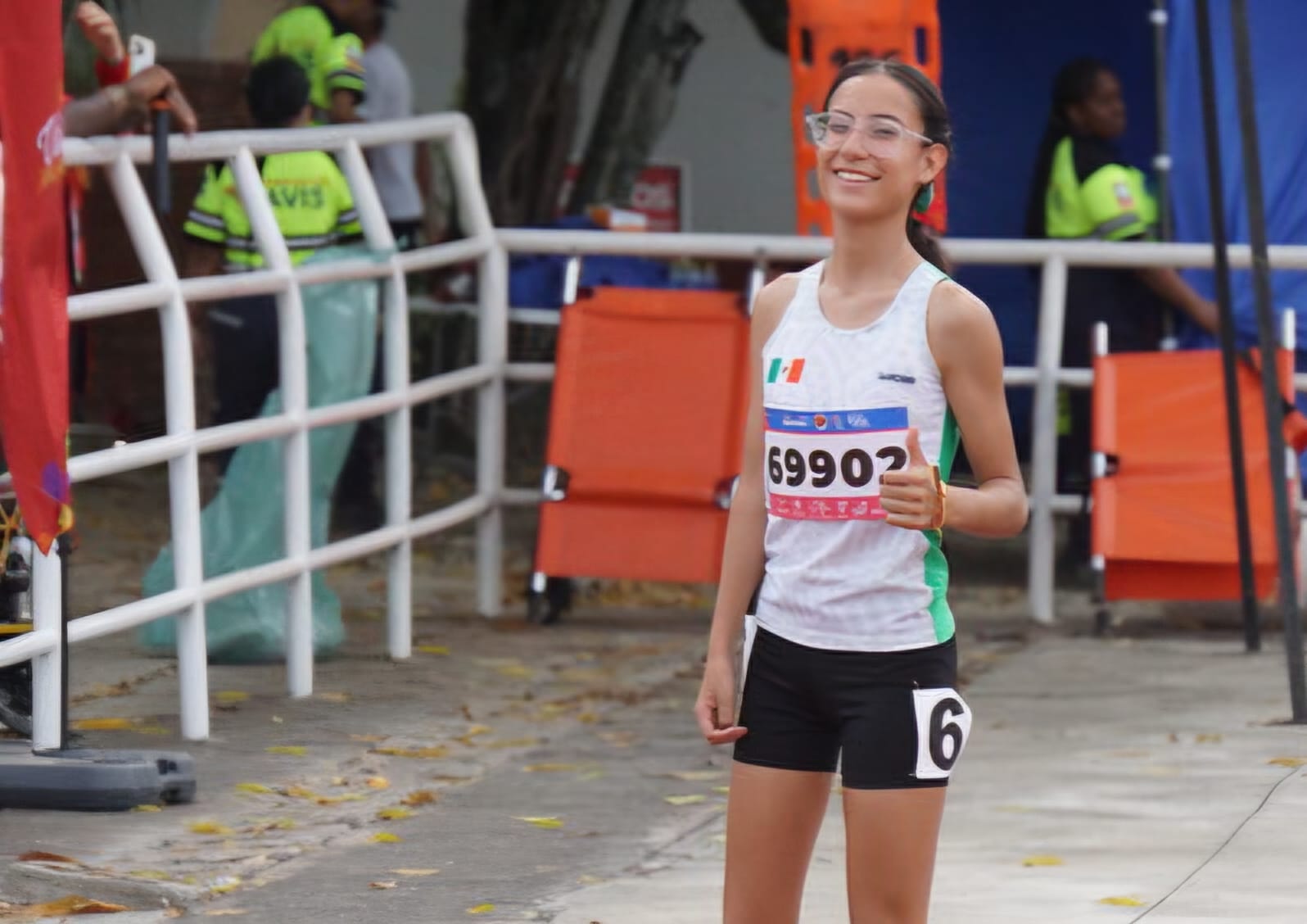 La paratleta "patasalada" se ubica en la tercera posición en la prueba de 400 metros planos clasificación T37, por detrás de la brasileña, Ana Carolina Batista de Souza, y la costarricense, Argeri Sophia Orozco Trejos