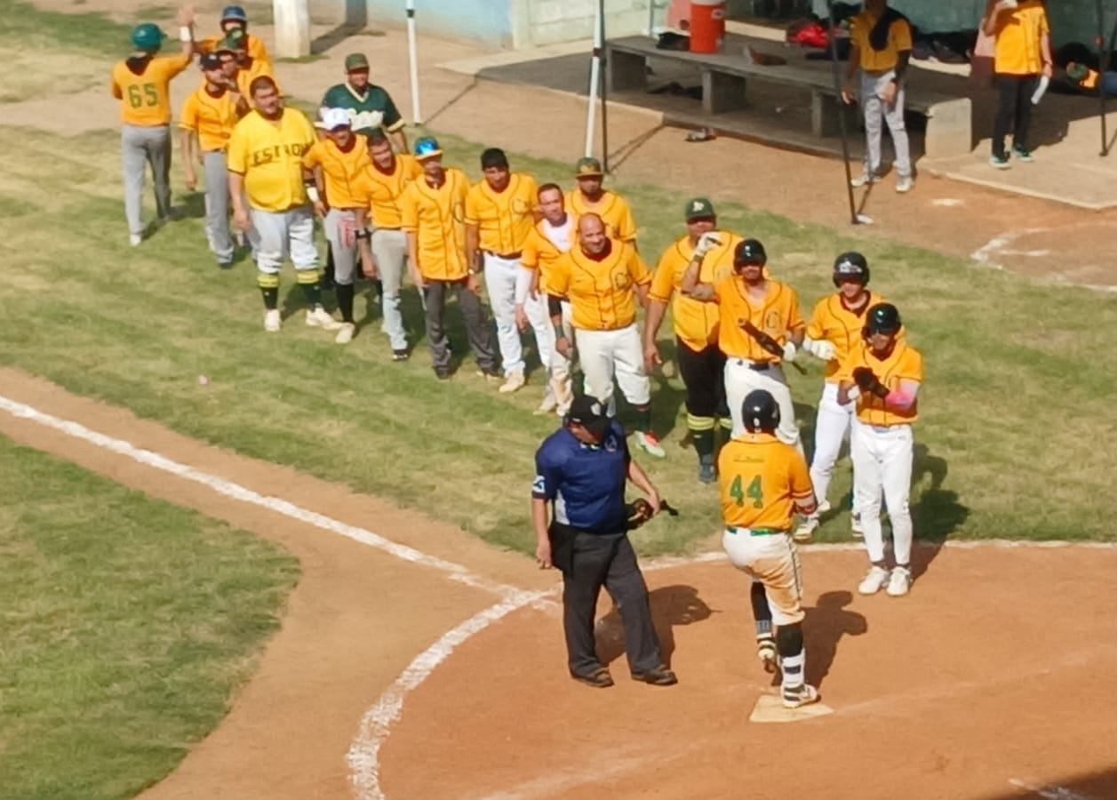 Los esmeraldas se imponen en Barrón 6 carreras por 0 en el segundo juego; todo se definirá este fin de semana en el estadio Elpidio Osuna de El Roble