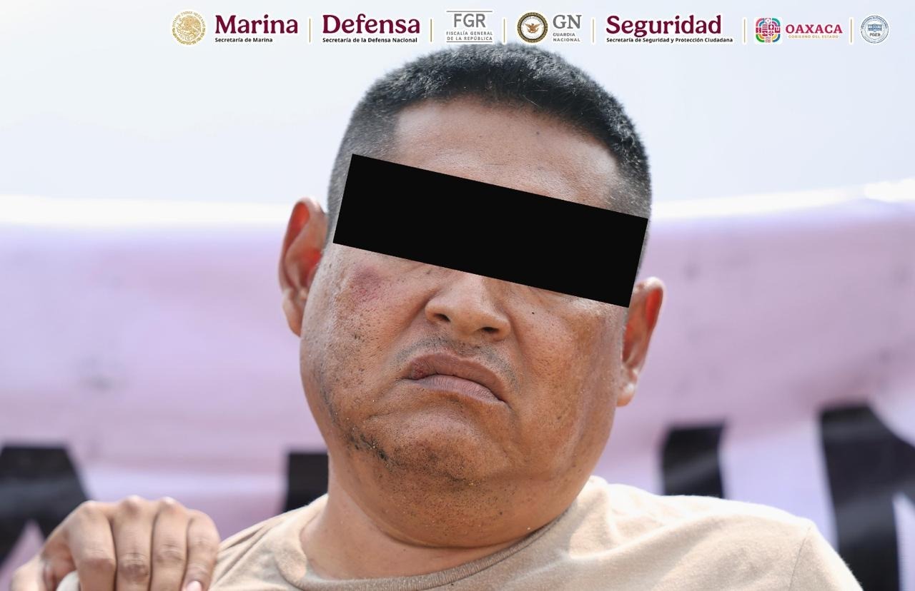 En la acción participaron elementos de Marina, SSPC, autoridades federales y locales
También fue detenida otra persona; ambos cuentan con órdenes de aprehensión por los delitos de extorsión agravada y contra la seguridad del Estado